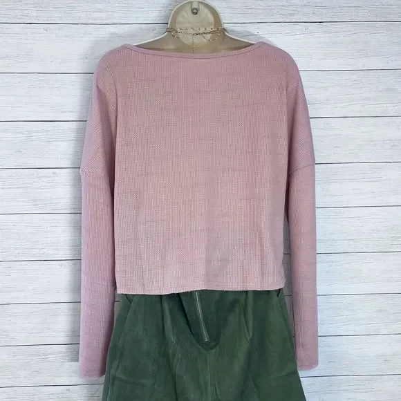Boutique Brand Notch Collar Waffle Knit Lightweight Crop Top in Dusty Pink 💗 - Picture 6 of 10